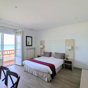 Double Room with Balcony and Sea View