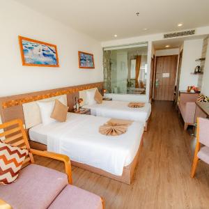 Twin Deluxe River View
