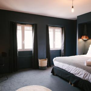 Large Double Room with Private Bathroom
