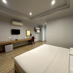 Economy Double or Twin Room