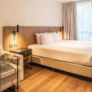 Standard King Room with Sofa Bed and Balcony - City View