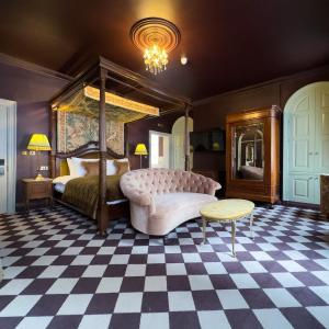 Executive Double Room with Four-Poster Bed and Shower - Main Building/Church View/Non-Smoking