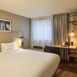 Standard Queen Room