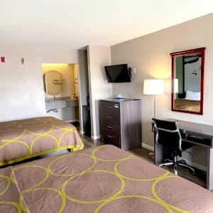 Queen Studio Suite with Two Queen Beds -  Non-Smoking