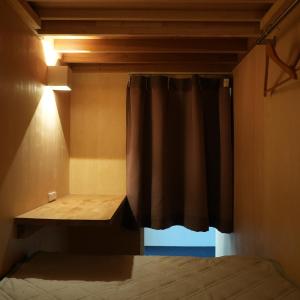 Bunk Bed in 12-Bed Mixed Dormitory Room with Shared Bathroom - Non-Smoking