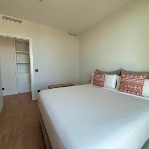 Three-Bedroom Apartment with Sea View