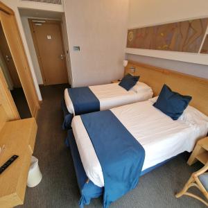 Double or Twin Room with Side Sea View