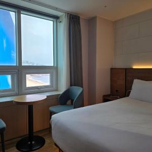 Standard Double Room with City View