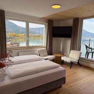 Suite with Lake View