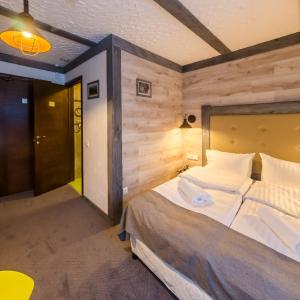 Standard Double Room with Mountain View