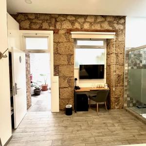 Deluxe Double Room (2 Adults + 1 Child)