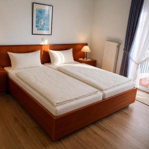 Classic Double Room with Balcony