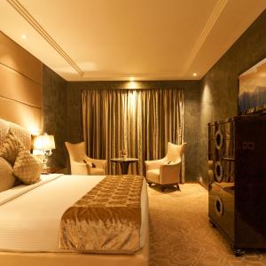 One-Bedroom Presidential King Suite - Concierge Level