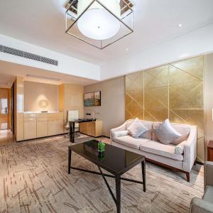 Swissotel Vitality One-Bedroom King Suite with Kitchen