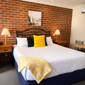 Standard King or Twin Room