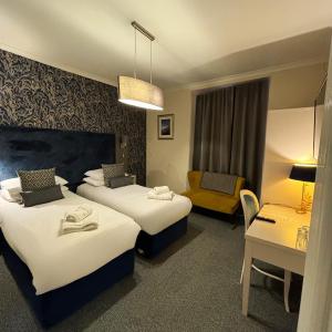 Large Twin Room