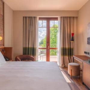 Deluxe Twin Room with Balcony