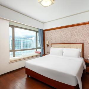 Deluxe Suite with Sea View