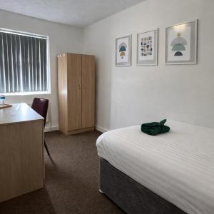 Single Room with Shared Bathroom