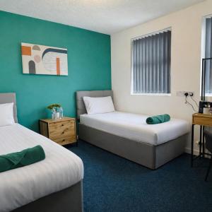 Twin Room with Shared Bathroom