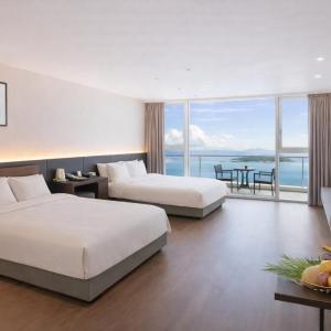 Premier Double Twin + Breakfast for 2