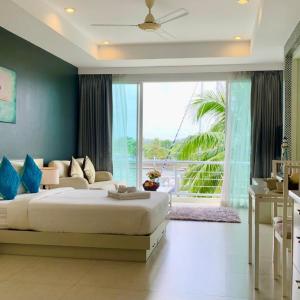 Studio with Sea View