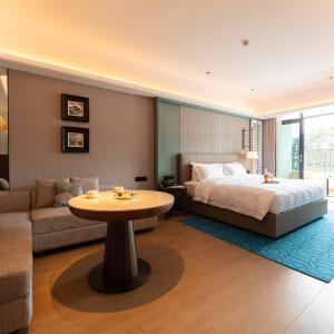 Reserve King Room (South building)