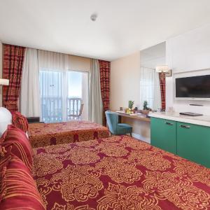 Standard Twin Room with Sea View