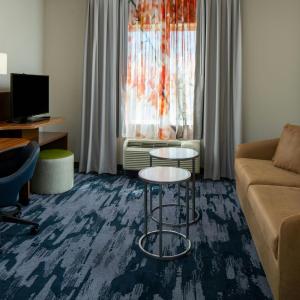 Studio with Two Queen Beds, Transfer Shower, Bathtub and Sofa Bed - Mobility Access