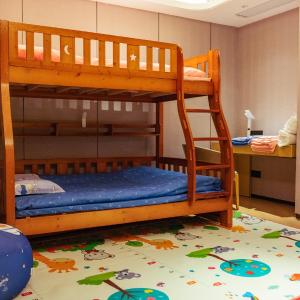 1 King Bed, Reserve Suite (South building) 