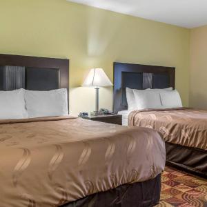 Queen Room with Two Queen Beds - Non-Smoking