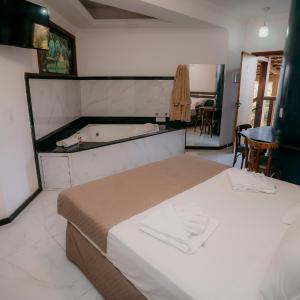 Master Suite with Spa Bath (Adults ONLY)