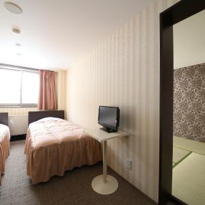 Family Room with Tatami Area with Shared Bathroom