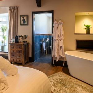 Deluxe Double Room with Bath