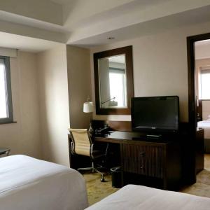 Family Connecting Rooms - Executive Lounge Access