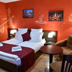 Double or Twin Room with Balcony (2 Adults + 1 Child)