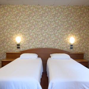 Classic Twin Room