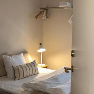 Single Room with Shared Bathroom - Gården