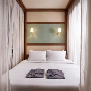 One-Bedroom Emperor Suite - Adult Only