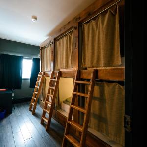 Single Bed in Male Dormitory Room - No Pets 