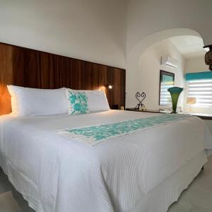 Junior Suite with King Size Bed (across the street)