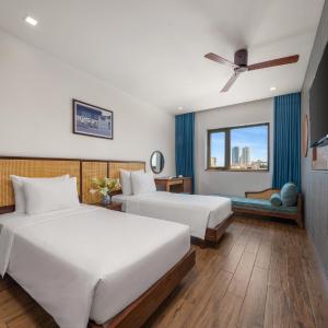Superior Twin Room with City View