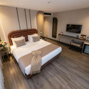 Junior Suite with Balcony