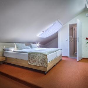 Double or Twin Economy Room - Attic