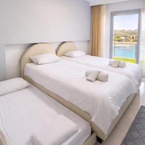 Suite with Pool View