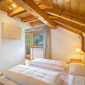 Superior One-Bedroom Apartment with Balcony