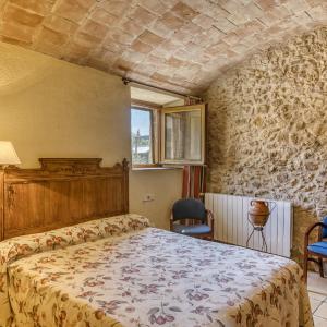 One-Bedroom Apartment with Garden
