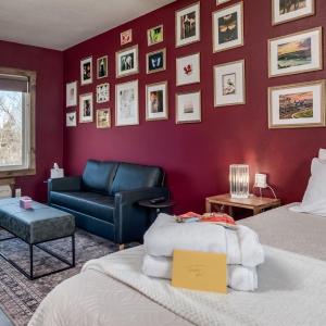 Deluxe Queen Room