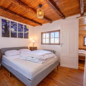 Two-Bedroom Deluxe Apartment with Balcony