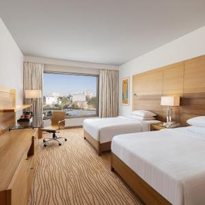 Twin Guest Room High Floor with lounge access